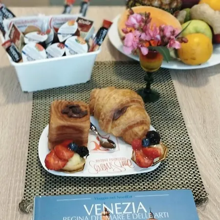 Gate To Venice Apartman